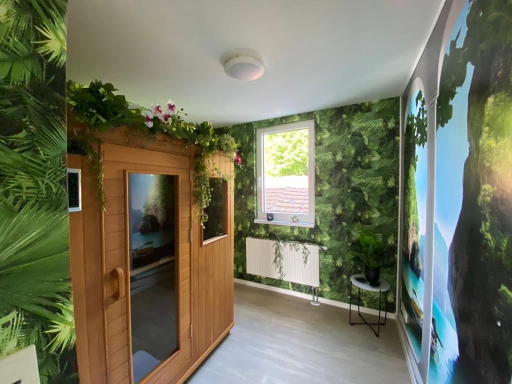 Schoene Ferienwohnung „Zum Glueck Tropical“ Eisenach Bagian luar foto