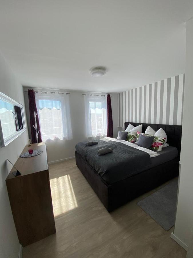 Schoene Ferienwohnung „Zum Glueck Tropical“ Eisenach Bagian luar foto