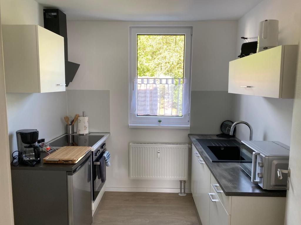 Schoene Ferienwohnung „Zum Glueck Tropical“ Eisenach Bagian luar foto