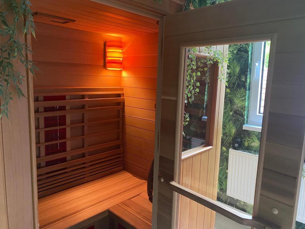 Schoene Ferienwohnung „Zum Glueck Tropical“ Eisenach Bagian luar foto