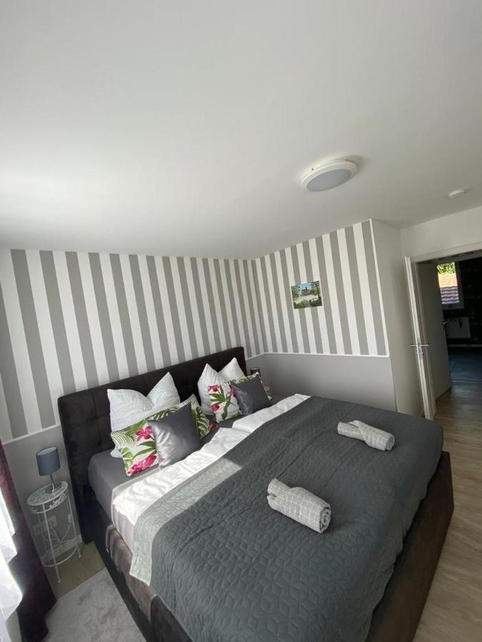 Schoene Ferienwohnung „Zum Glueck Tropical“ Eisenach Bagian luar foto