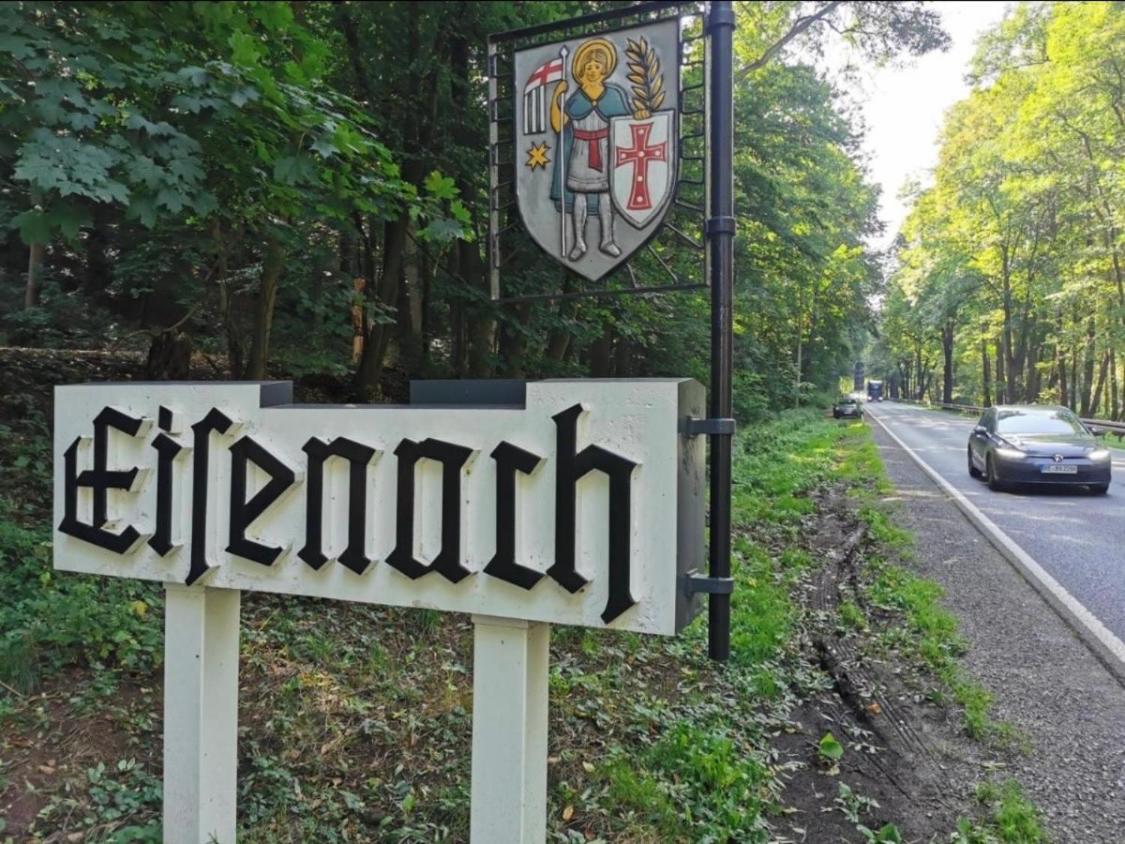 Schoene Ferienwohnung „Zum Glueck Tropical“ Eisenach Bagian luar foto